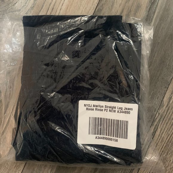 NWT NYDJ MARILYN STRAIGHT LEG JEANS WASH RINSE 2P (PETITE) - Picture 6 of 8